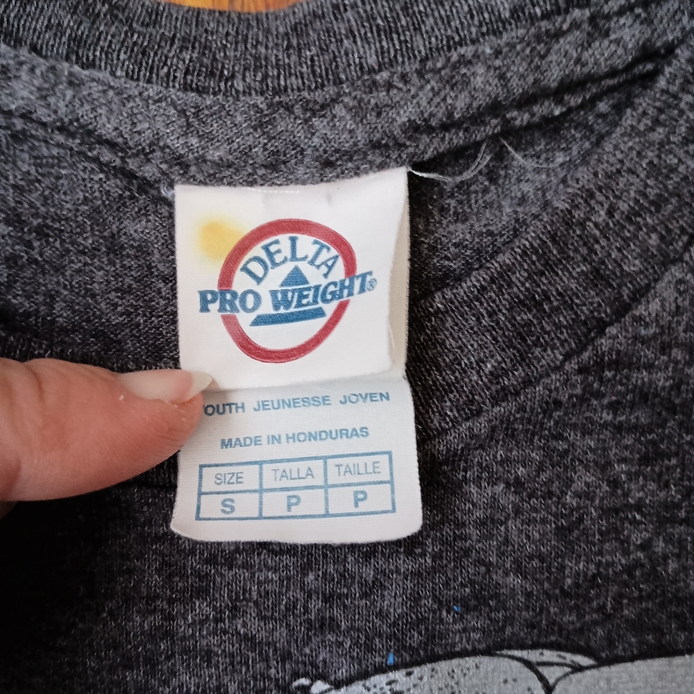 3/$10 🌟 Delta Pro Weight Grey Gray Blue Bug T-shirt Shirt Top Small - Picture 3 of 6